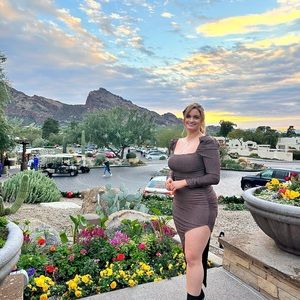 Meet your Posher, Danielle